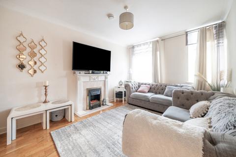 2 bedroom apartment for sale, Hartington Road, London