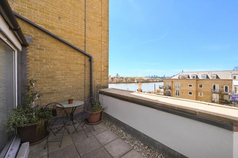 2 bedroom flat to rent, Dunbar Wharf, London E14