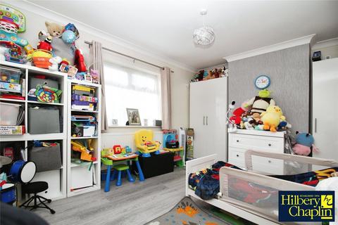 80 Ravensbourne Crescent, Romford, RM3 0UB