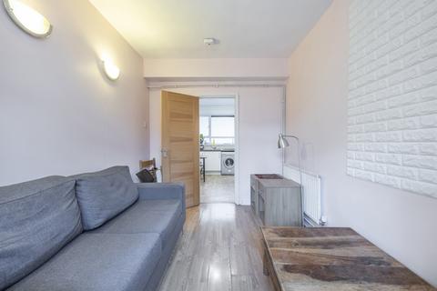 3 bedroom flat for sale, Springwater, New North Street, London