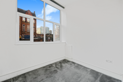 2 bedroom flat to rent, Bernhard Baron House, 71 Henriques Street, London