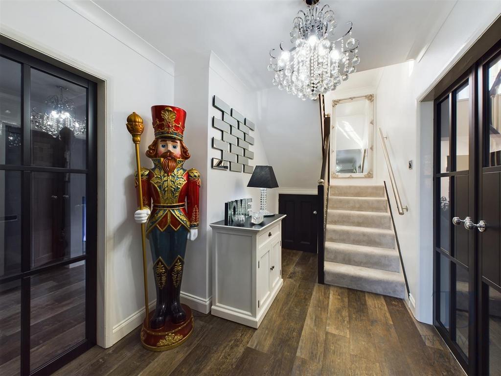 CAM03997 G0-PR0035-STILL009.jpg