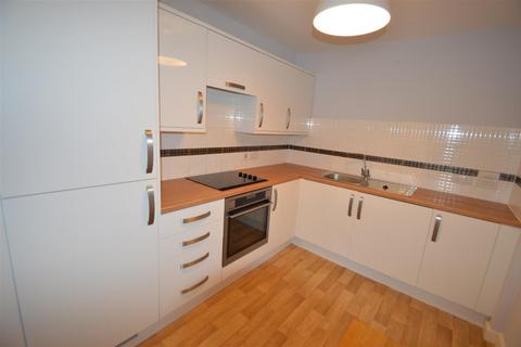 2 bedroom flat to rent, Bishops Corner, Hulme M15