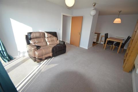 2 bedroom flat to rent, Bishops Corner, Hulme M15