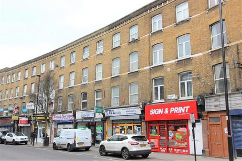 Studio to rent, Hornsey Road, London N19