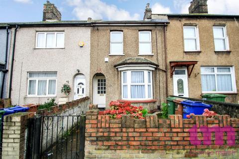 3 bedroom terraced house to rent, London Road, South Stifford, Grays