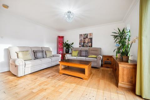 2 bedroom flat to rent, Dalsholm Place, Flat 1/2, Maryhill, Glasgow, G20 0UH