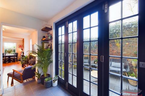 9 Trafalgar Terrace, Harrow, HA1 3EU