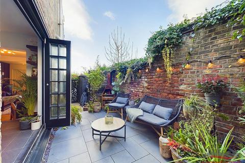 9 Trafalgar Terrace, Harrow, HA1 3EU