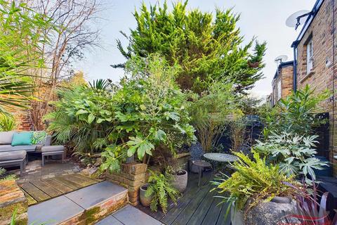 9 Trafalgar Terrace, Harrow, HA1 3EU