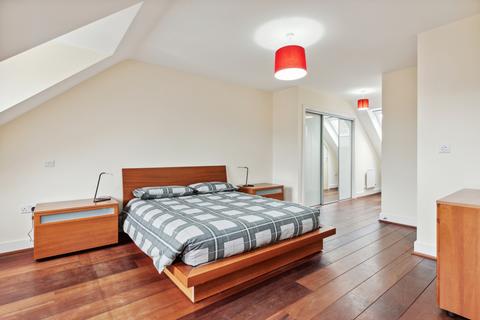 3 bedroom terraced house to rent, St Francis Place, Malwood Road, Clapham South, London