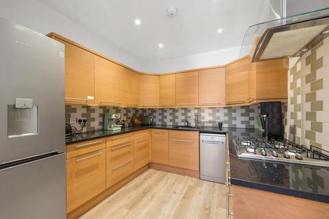 2 bedroom flat to rent, Dempster Road, Wandsworth, London