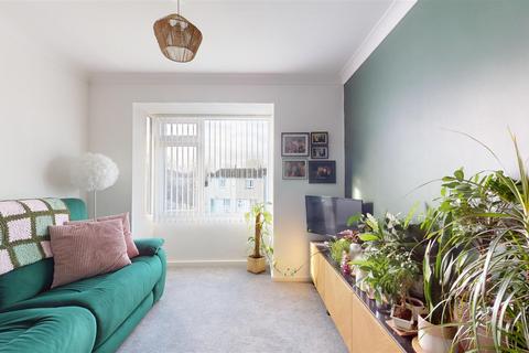 4 Button Close, Bristol, BS14 0SS