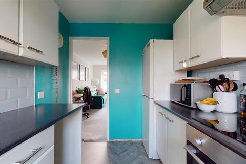 4 Button Close, Bristol, BS14 0SS