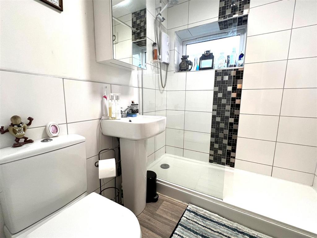 Shower Room.jpg