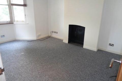 2 bedroom flat to rent, FfF    Park Road, Westcliff On Sea