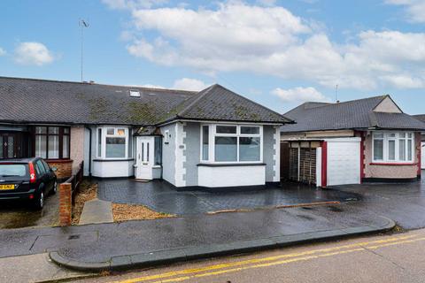 4 bedroom bungalow for sale, Prince Avenue, Westcliff-on-sea, SS0