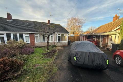 2 bedroom semi-detached bungalow for sale, Conway Close, Kingswinford, DY6 8PT