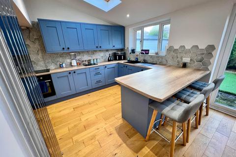 3 bedroom semi-detached house for sale, Taywood Road, Thornton FY5