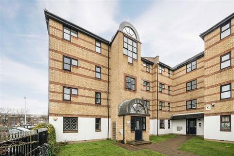 2 bedroom flat to rent, Windsock Close, London SE16