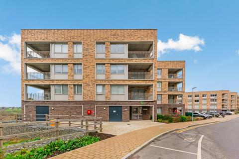 3 bedroom apartment for sale, Medawar Drive, London, NW7