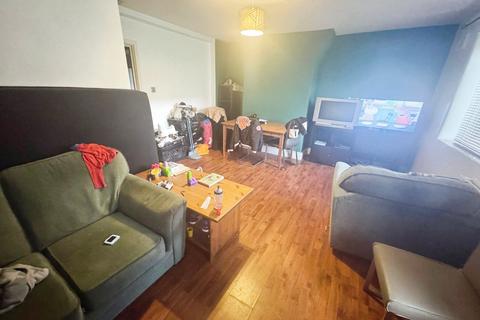 2 bedroom flat for sale, Kielder Square, Eccles New Road, Salford, M5