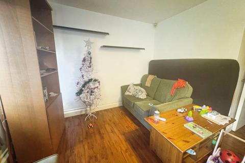 2 bedroom flat for sale, Kielder Square, Eccles New Road, Salford, M5