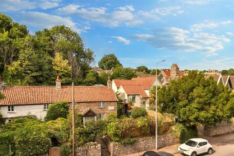 1 bedroom retirement property for sale, Within a short stroll to Clevedon Town Centre