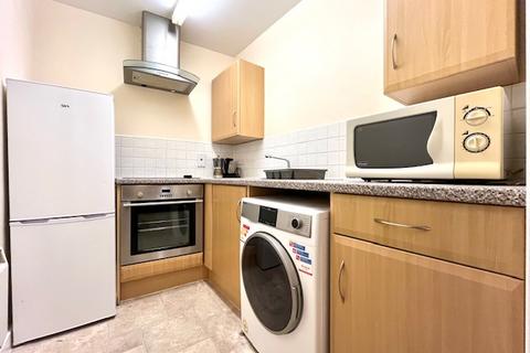 2 bedroom flat to rent, The Green, Aberdeen AB11
