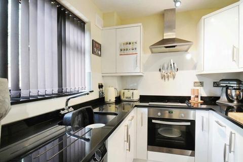 1 bedroom end of terrace house to rent, Mercers Row, St. Albans