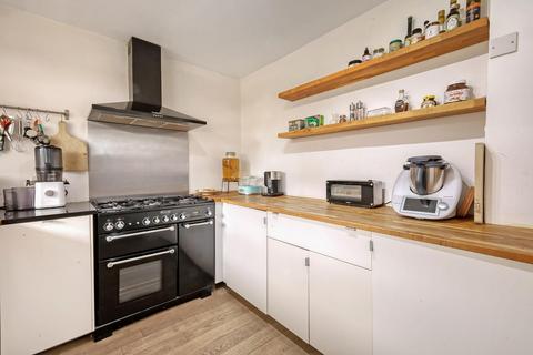 25 Portman Place, London, E2 0LG