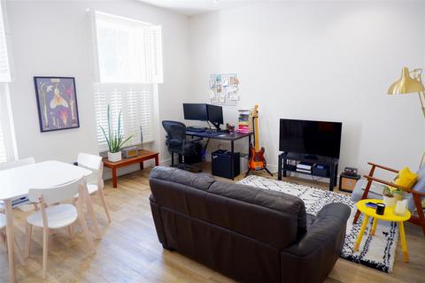 1 bedroom retirement property to rent, St Helier - REN007