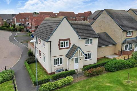 4 bedroom detached house for sale, 12 Nightingale Drive, Whitby