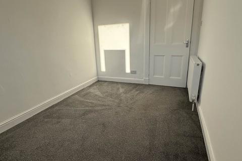 2 bedroom flat to rent, Stuart Street, Old Kilpatrick