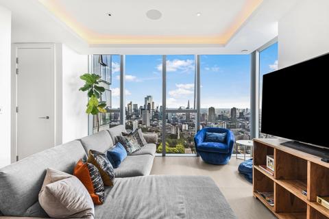 1 bedroom apartment for sale, Carrara Tower, London EC1V