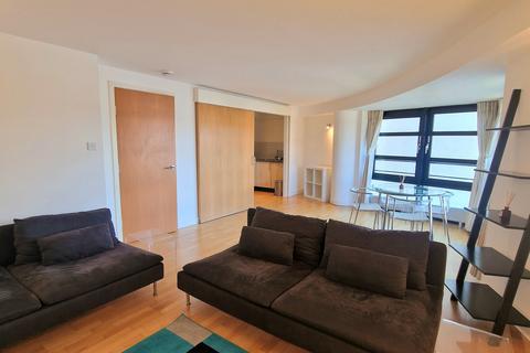 2 bedroom flat to rent, Shore, Edinburgh EH6