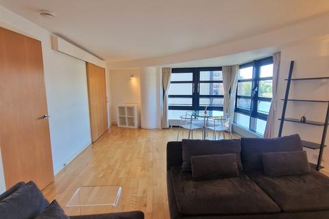 2 bedroom flat to rent, Shore, Edinburgh EH6