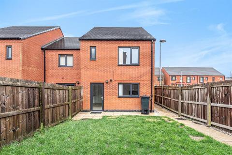 3 bedroom semi-detached house to rent, Blodwell Street, Salford, M6 5RX