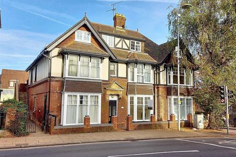 2 bedroom flat for sale, Winchester