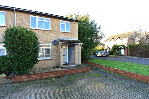 3 bedroom house to rent, Larksfield, Englefield Green TW20