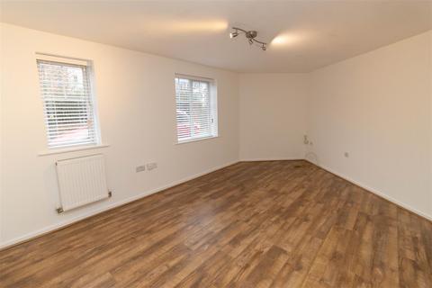 2 bedroom ground floor flat for sale, Ovett Gardens, Gateshead NE8