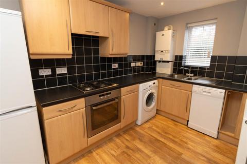 2 bedroom ground floor flat for sale, Ovett Gardens, Gateshead NE8