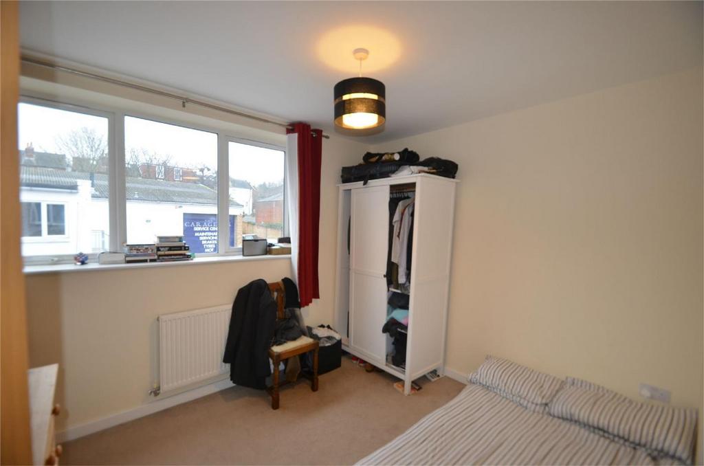 Flat 3   queen street bedroom.jpg