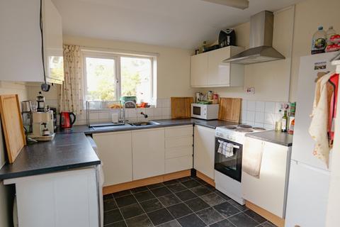 4 bedroom terraced house to rent, Gloucester Road, Bristol BS7