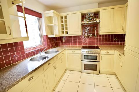 3 bedroom detached house to rent, St Helier - REN044