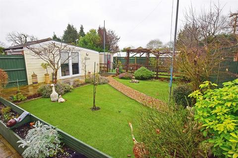 3 bedroom semi-detached bungalow for sale, St. Margarets Drive, Gillingham