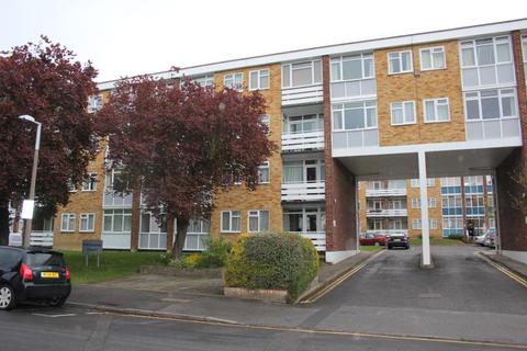 2 bedroom apartment to rent, Radstone Court, Woking GU22