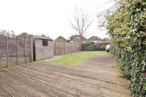 4 bedroom semi-detached house to rent, Grantley Road, Guildford