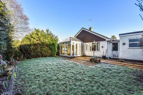 2 bedroom detached bungalow for sale, Hawkshaw Close, Liphook