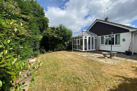 1 Hawkshaw Close, Liphook, GU30 7DF